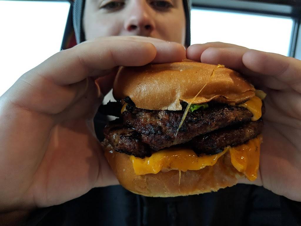 Big Boys Burgers | restaurant | 743 William St, Cobourg, ON K9A 3A7, Canada | 9053720123 OR +1 905-372-0123