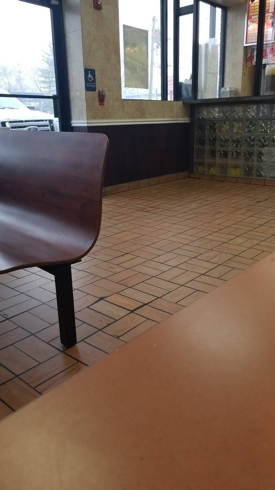 Crown Chicken & Biscuits | restaurant | 2201 Edgmont Ave, Chester, PA 19013, USA | 6108747590 OR +1 610-874-7590