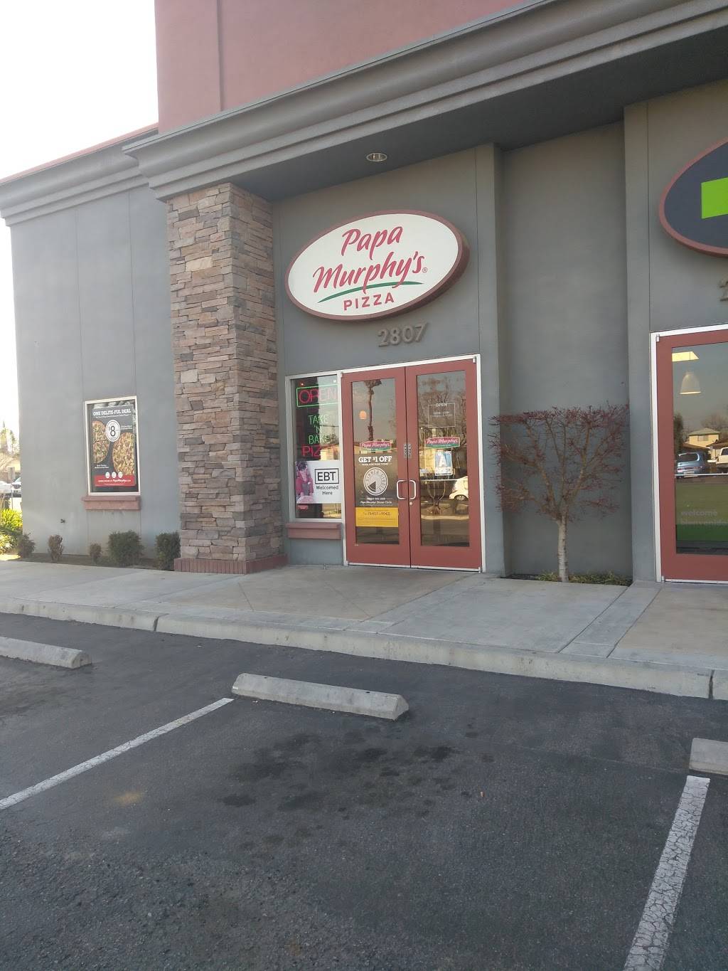 Papa Murphys Take N Bake Pizza | meal takeaway | 2807 N Chester Ave, Bakersfield, CA 93308, USA | 6613934444 OR +1 661-393-4444