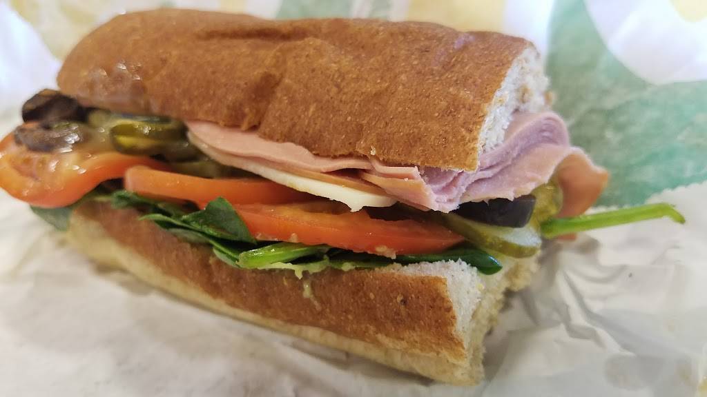 Subway | restaurant | 1325 Capital Ave NE, Battle Creek, MI 49017, USA | 2699690433 OR +1 269-969-0433