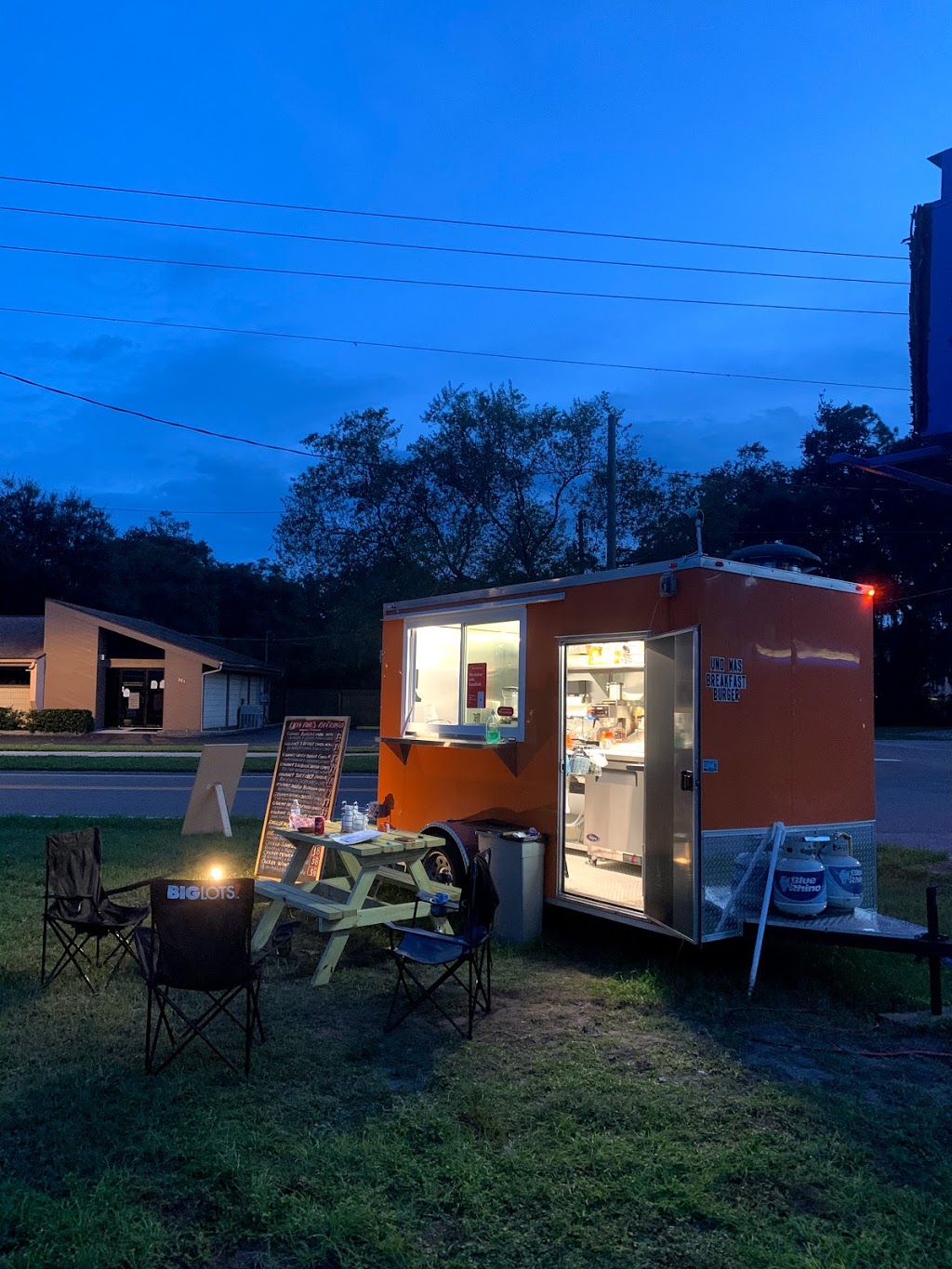 UNO MAS FOOD TRUCK | restaurant | 2104 FL-60 W, Valrico, FL 33594, USA | 8137531667 OR +1 813-753-1667