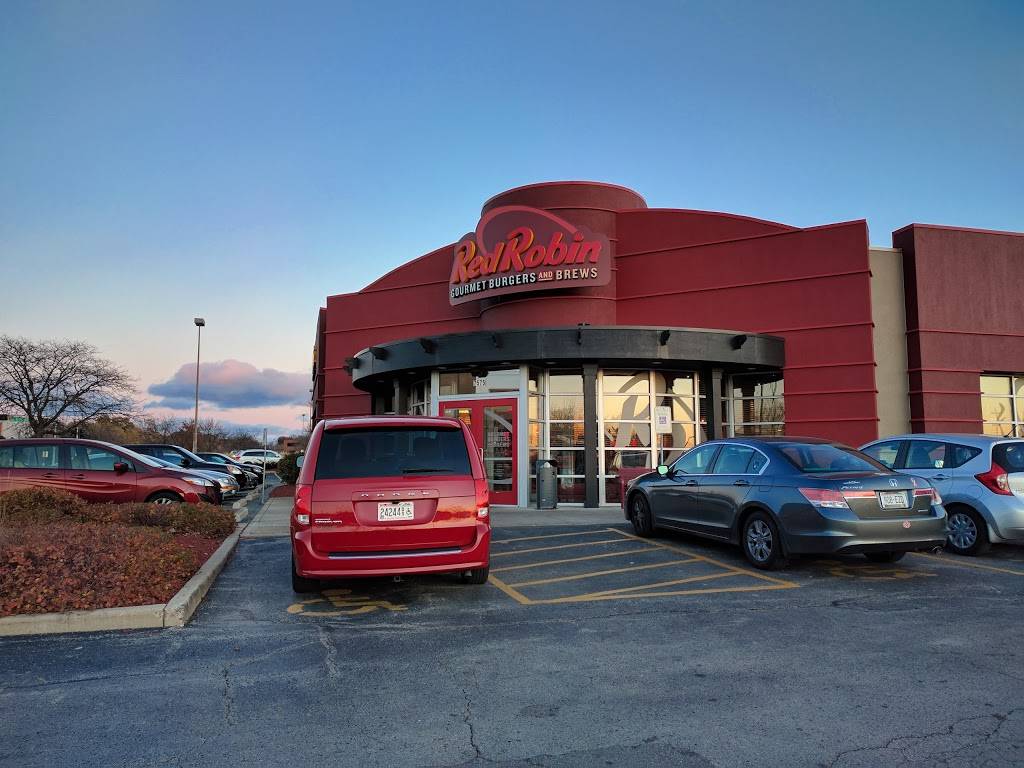 Red Robin Gourmet Burgers and Brews | restaurant | 7575 W Edgerton Ave, Greenfield, WI 53220, USA | 4144212257 OR +1 414-421-2257