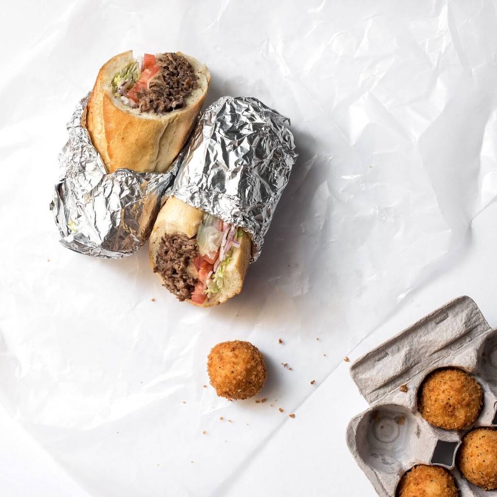 Taylor Gourmet | meal takeaway | Terminal B/C Parking, 2400 S Smith Blvd, Arlington, VA 22202, USA | 7034172145 OR +1 703-417-2145