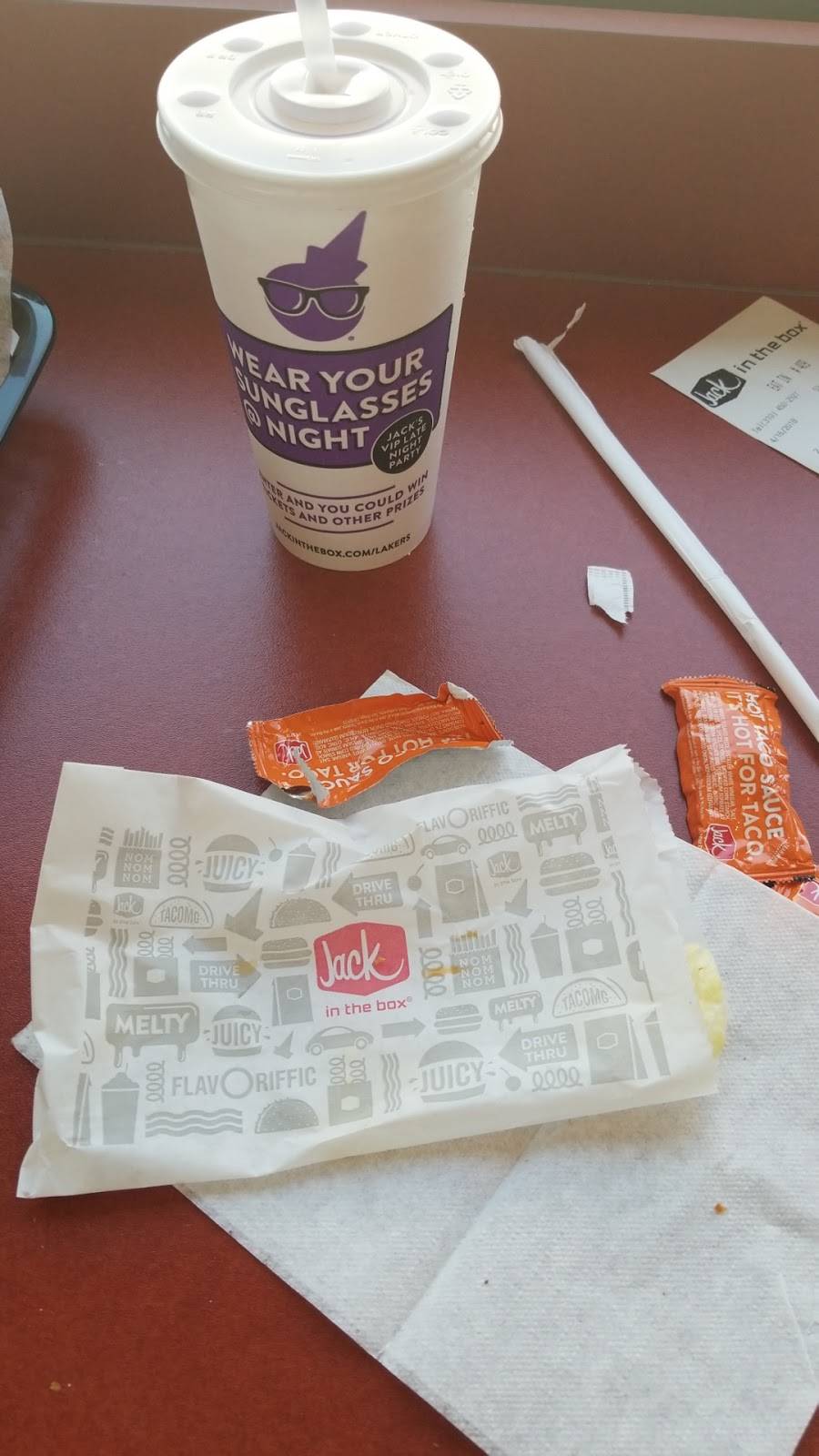 Jack in the Box | restaurant | 2025 Lincoln Blvd, Santa Monica, CA 90405, USA | 3104502927 OR +1 310-450-2927