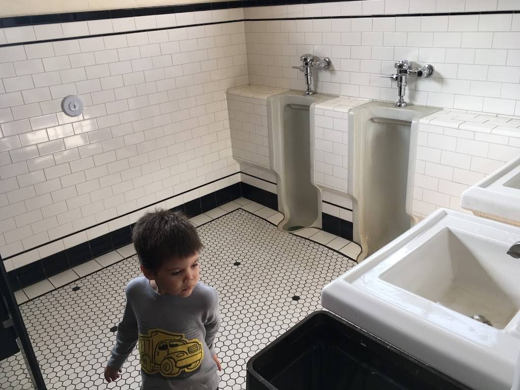 Flight Line Café | restaurant | 524 Airport Rd, Fresno, CA 93706, USA | 5593554186 OR +1 559-355-4186