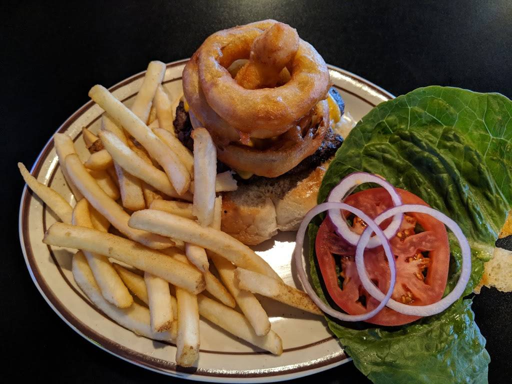 Roosters Barn & Grill | restaurant | 2280 Superior Dr NW, Rochester, MN 55901, USA | 5072268885 OR +1 507-226-8885