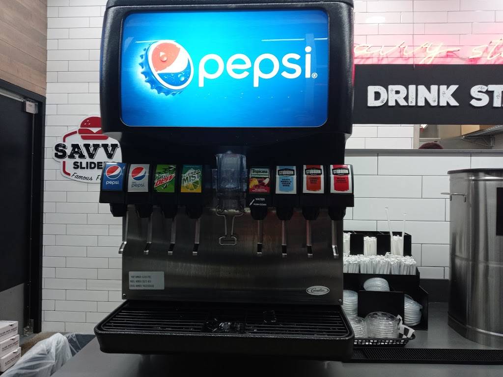 Savvy Sliders | restaurant | 31270 Groesbeck Hwy, Corner of Groesbeck and, Utica Rd, Fraser, MI 48026, USA | 5865250000 OR +1 586-525-0000