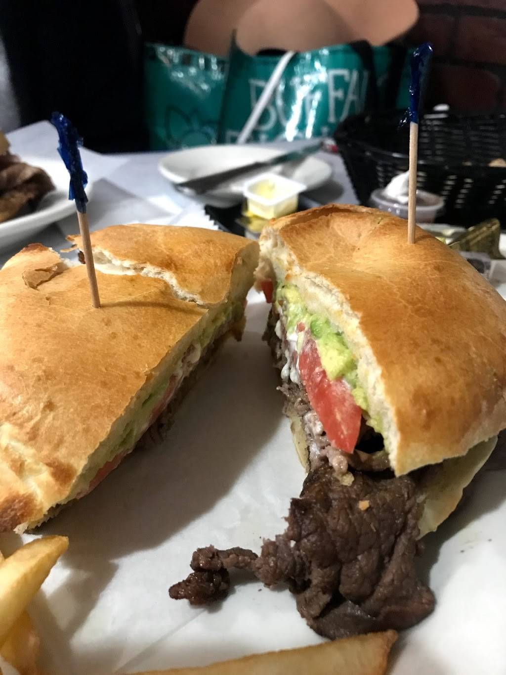 La Roja de Todos | restaurant | 10802 Northern Blvd, Corona, NY 11368, USA | 7184243055 OR +1 718-424-3055