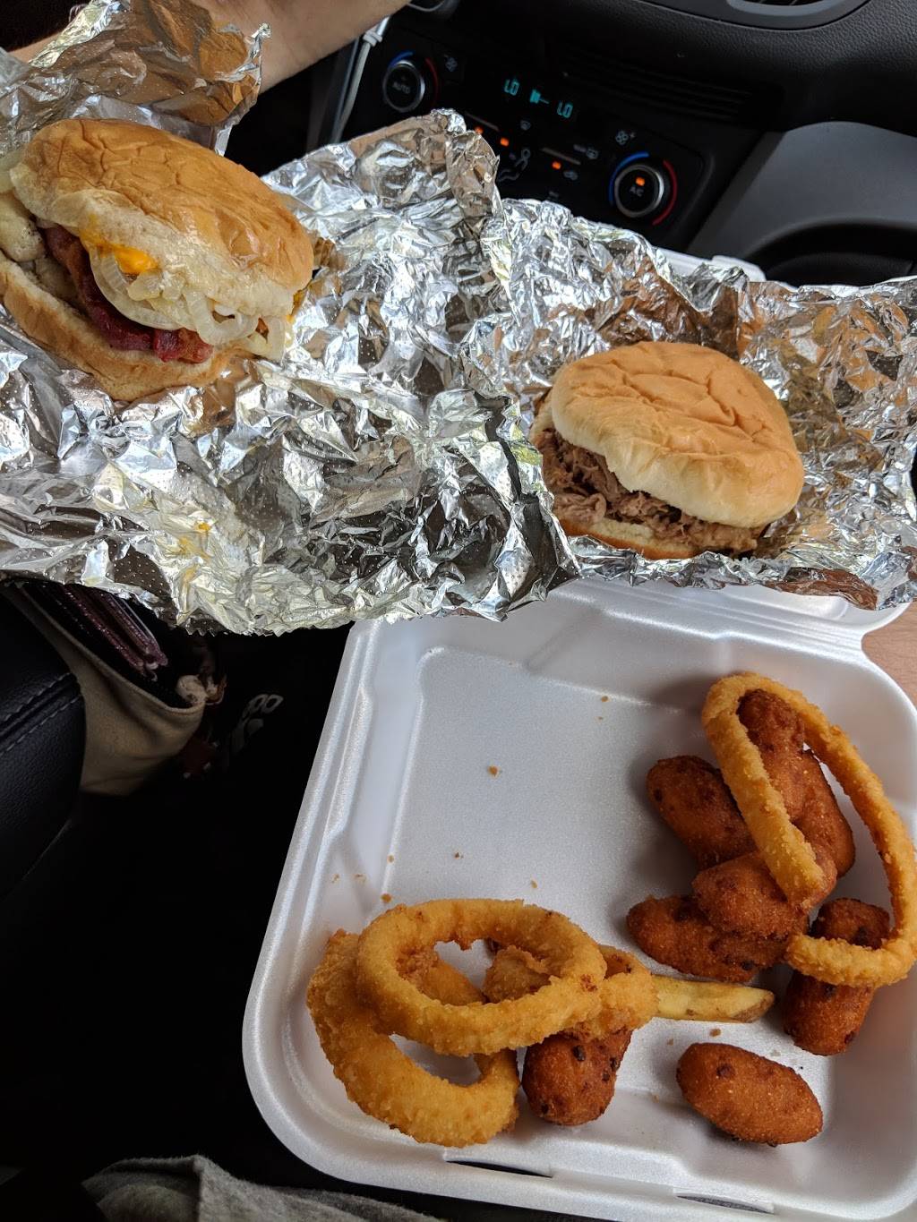 Cook Out | restaurant | 321 N Cedar Bluff Rd, Knoxville, TN 37923, USA | 8658517722 OR +1 865-851-7722