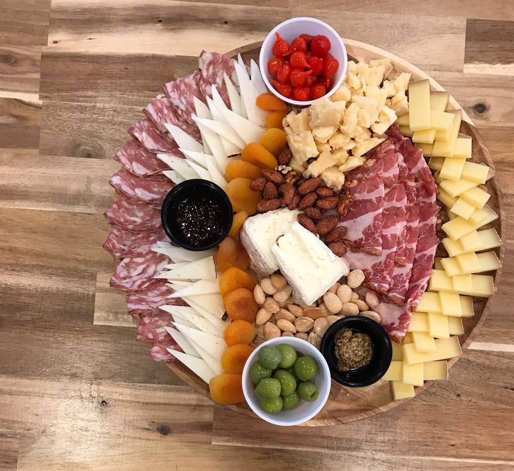 Share: Cheesebar | restaurant | 6105 Ridge Ave, Cincinnati, OH 45213, USA | 5133513063 OR +1 513-351-3063