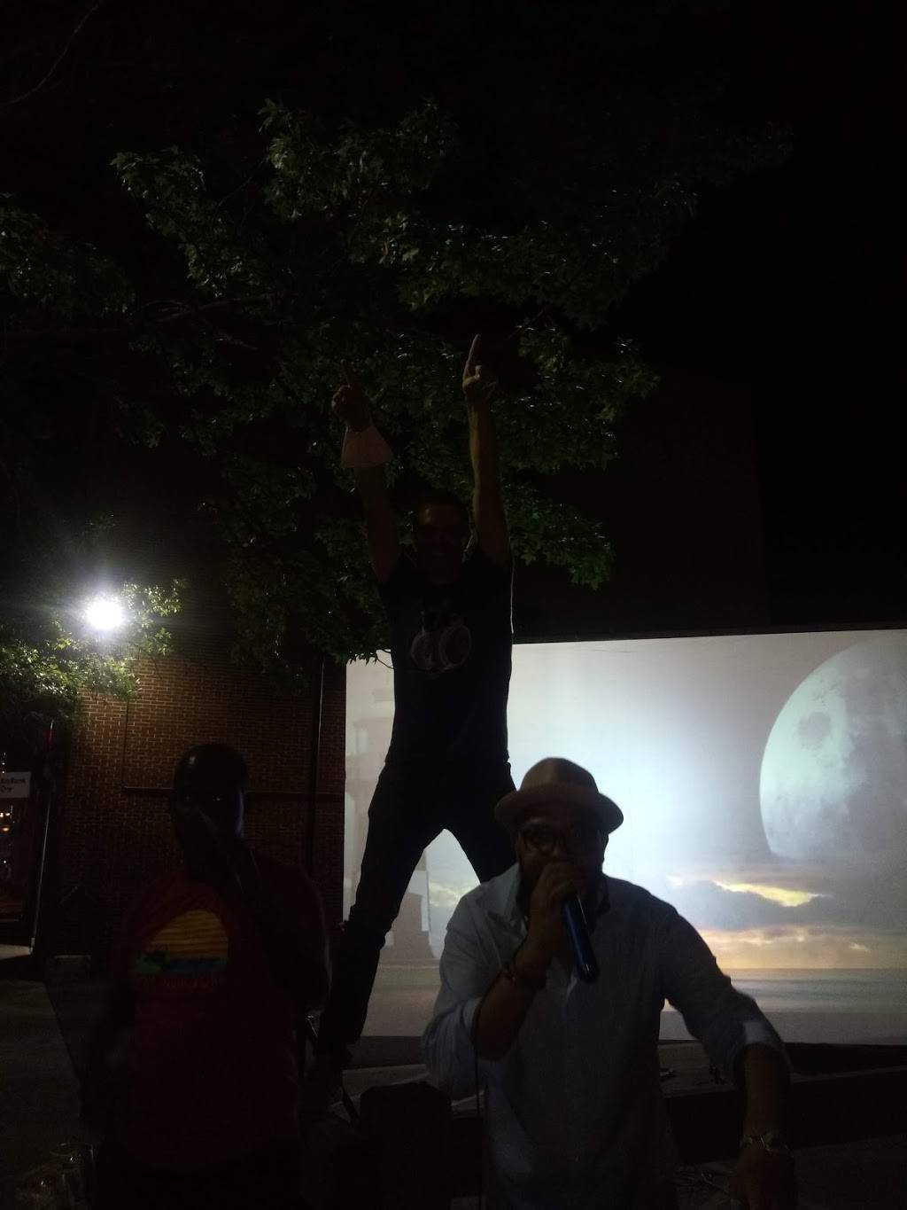 Donnas Italian | restaurant | 215 Broadway, Troy, NY 12180, USA | 5183263450 OR +1 518-326-3450