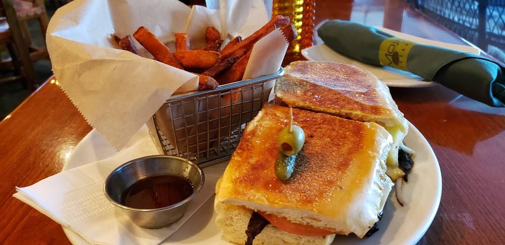 Mojito Tapas Restaurant | restaurant | 2231 Holiday Manor Center, Louisville, KY 40222, USA | 5024250949 OR +1 502-425-0949