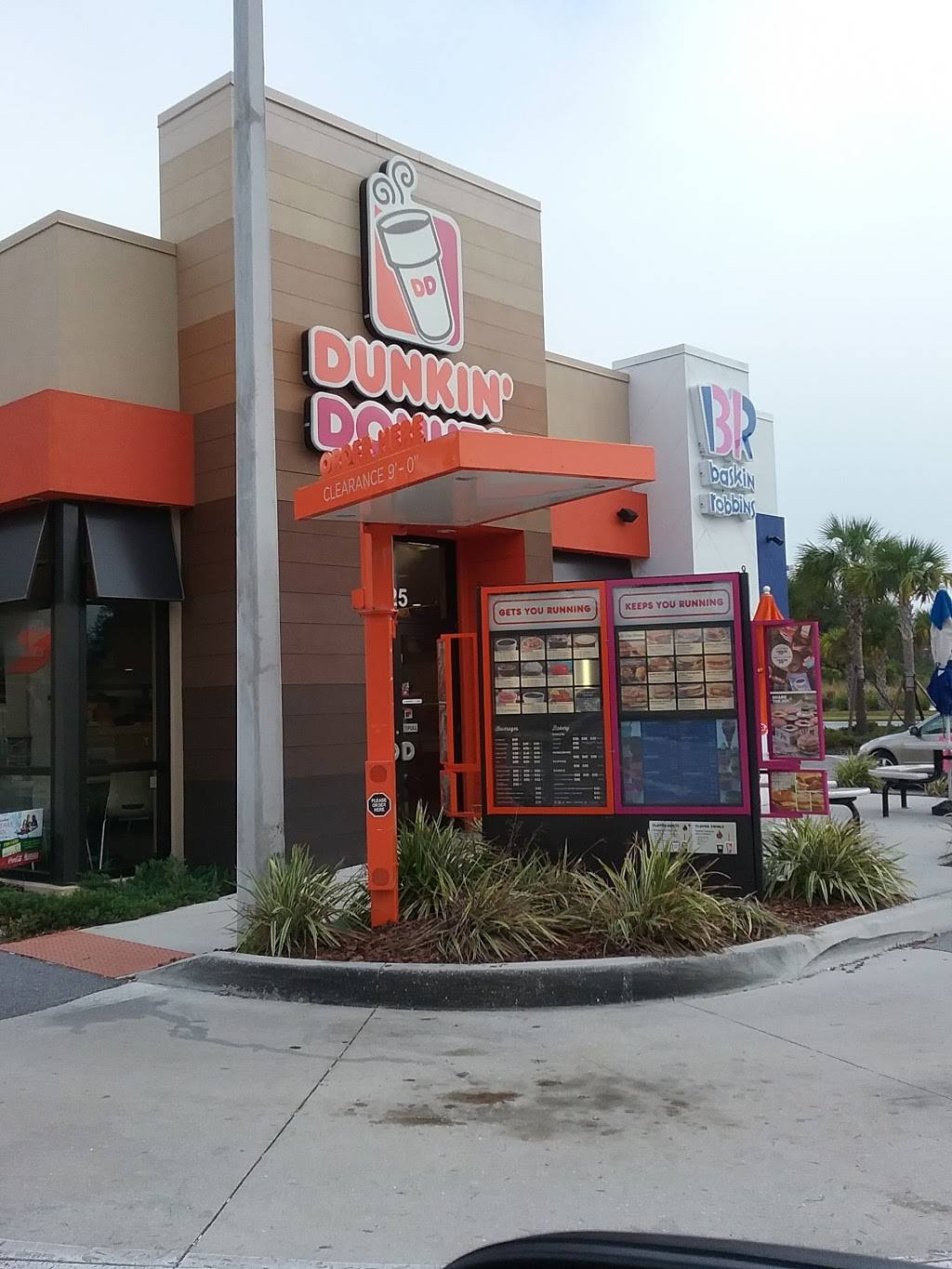 Dunkin | cafe | 2525 University Pkwy, Sarasota, FL 34243, USA | 9418228837 OR +1 941-822-8837