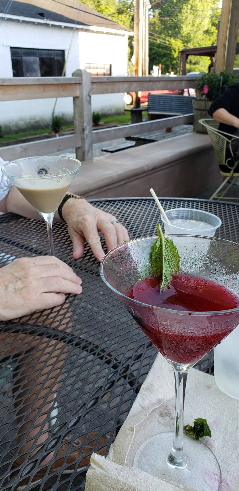 The Cabin At Judy Creek | restaurant | 3730 S State Rte 157, Edwardsville, IL 62025, USA | 6182058556 OR +1 618-205-8556