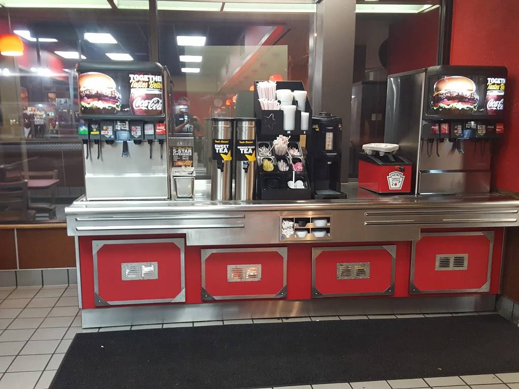 Hardees | restaurant | 646 Main St, McSherrystown, PA 17344, USA | 7176327810 OR +1 717-632-7810