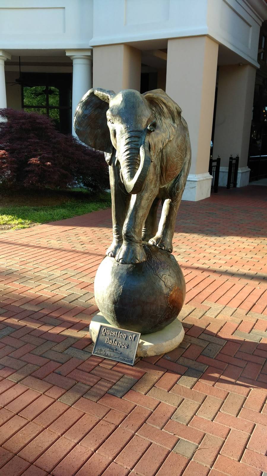 Phillips Place | shopping mall | 6800 Phillips Pl Ct, Charlotte, NC 28210, USA | 4045753200 OR +1 404-575-3200