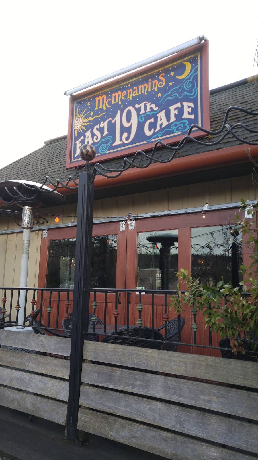 McMenamins East 19th Street Café | restaurant | 1485 E 19th Ave, Eugene, OR 97403, USA | 5413424025 OR +1 541-342-4025