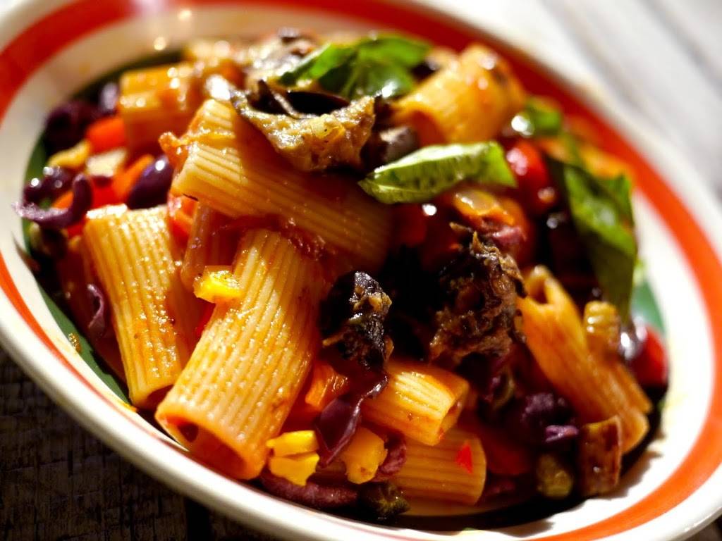 Pepperoni Chic | restaurant | 5111 Georgia Ave NW, Washington, DC 20011, USA | 2027583370 OR +1 202-758-3370