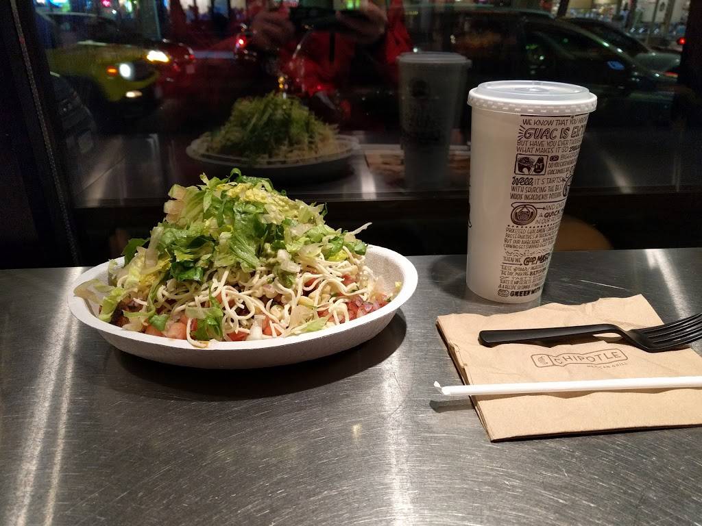 Chipotle Mexican Grill | restaurant | 274 Elm St, Somerville, MA 02144, USA | 6176231759 OR +1 617-623-1759