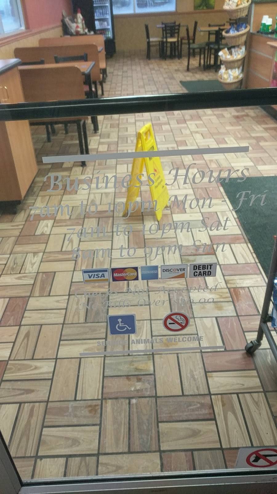 Subway | restaurant | 1401 US-24, Gilman, IL 60938, USA | 8152654004 OR +1 815-265-4004