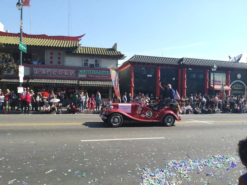 Golden Dragon Parade | restaurant | 823 N. Hill Street, First Floor, Los Angeles, CA 90012, USA | 2136170396 OR +1 213-617-0396