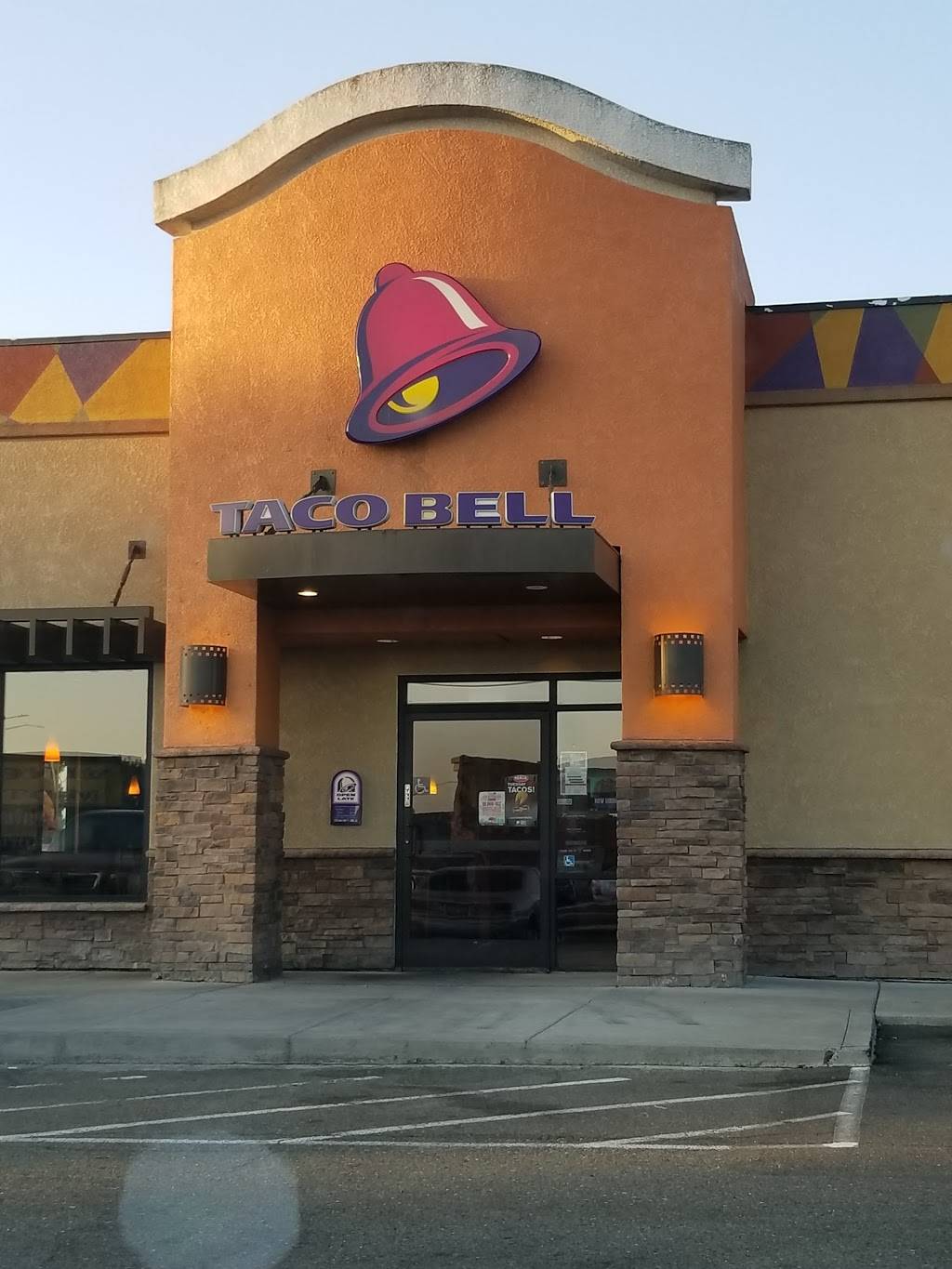 Taco Bell | meal takeaway | 850 Harbor Blvd, West Sacramento, CA 95691, USA | 9163725429 OR +1 916-372-5429