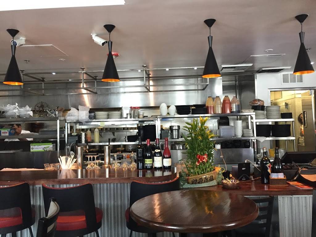 Kapoors Akbar | restaurant | 701 W Cesar Estrada Chavez Ave, Los Angeles, CA 90012, USA | 2133725590 OR +1 213-372-5590