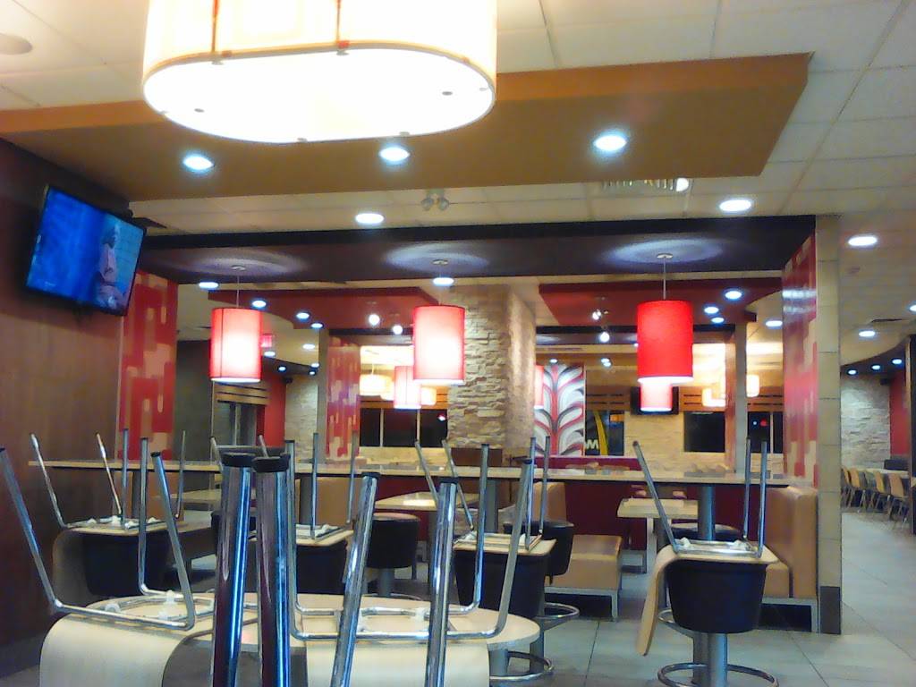 McDonalds | cafe | 7777 Tecumseh Rd E, Windsor, ON N8T 1G3, Canada | 5199454751 OR +1 519-945-4751