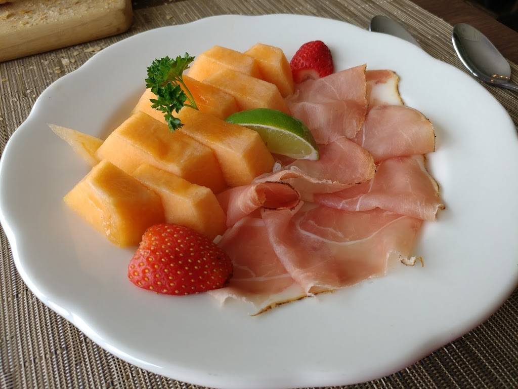 The Hopkins Inn & Restaurant | restaurant | 22 Hopkins Rd, Warren, CT 06777, USA | 8608687295 OR +1 860-868-7295