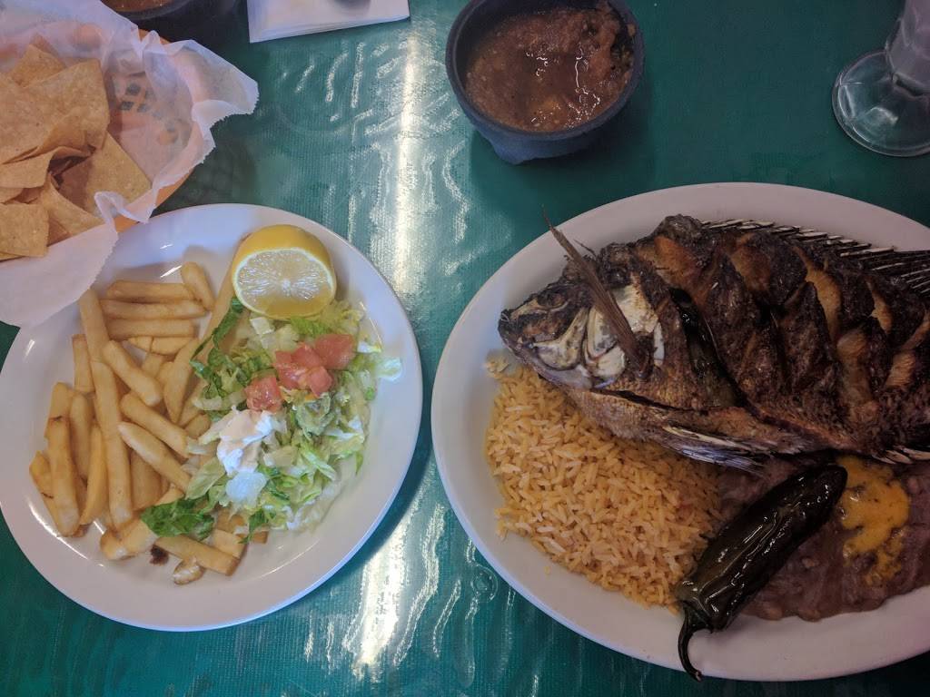 Saritas | restaurant | 1936 Fremont Blvd, Seaside, CA 93955, USA | 8313944407 OR +1 831-394-4407