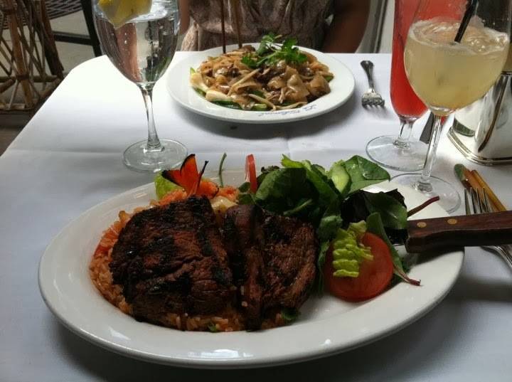 Le Colonial Chicago | restaurant | 57 E Oak St, Chicago, IL 60611, USA | 3122550088 OR +1 312-255-0088