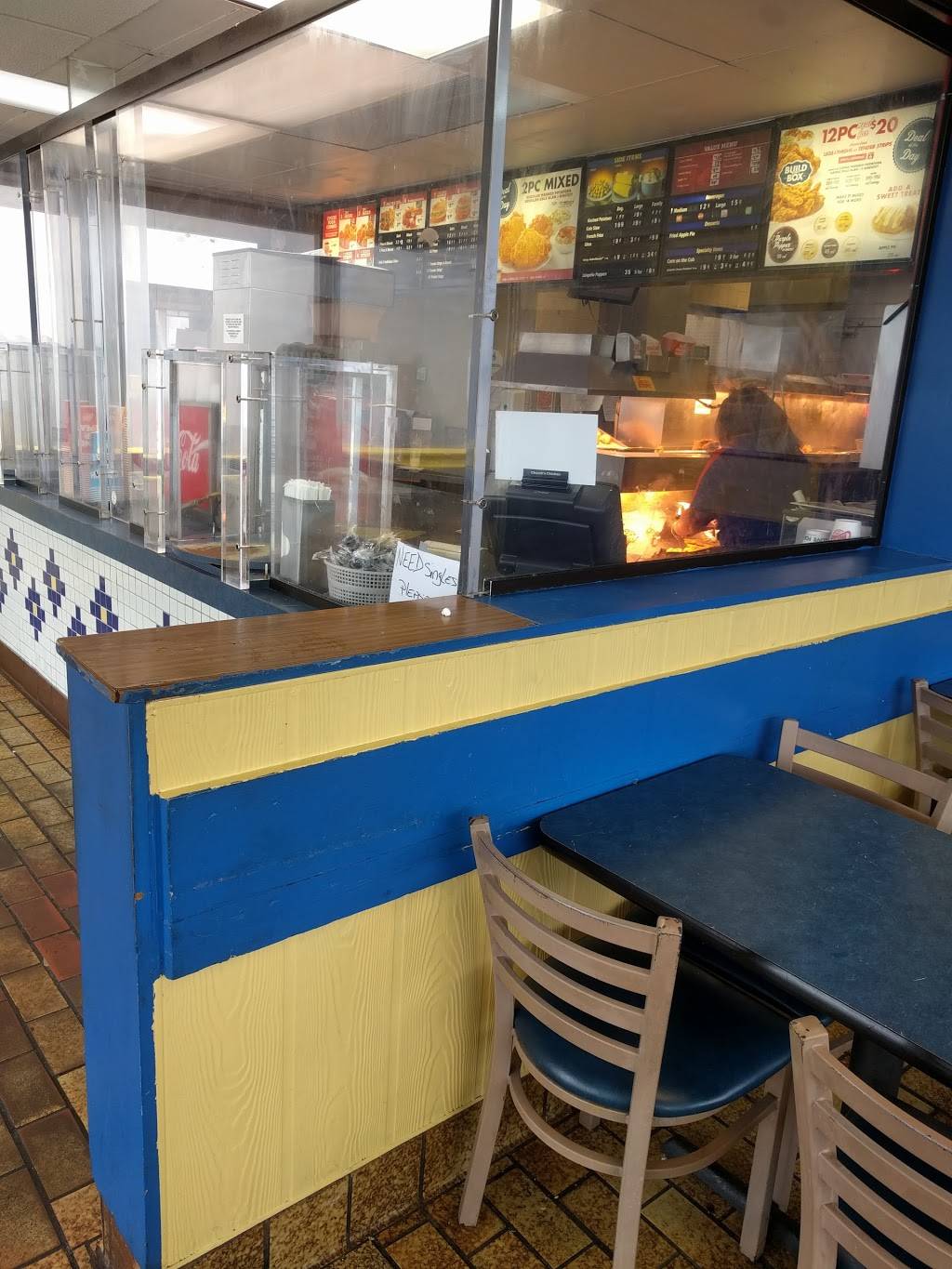 Churchs Chicken | restaurant | 6931 E Jefferson Ave, Detroit, MI 48207, USA | 3132595574 OR +1 313-259-5574