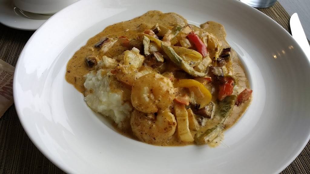 BLU Beach Bar & Grill | restaurant | 1 Center St, Folly Beach, SC 29439, USA | 8435886658 OR +1 843-588-6658