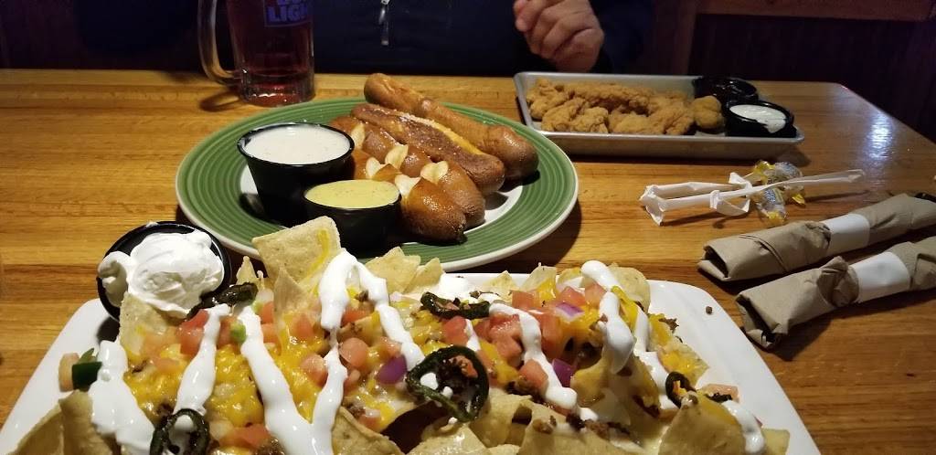 Applebees Grill + Bar | restaurant | 1125 E Main St, Carbondale, IL 62901, USA | 6185295715 OR +1 618-529-5715