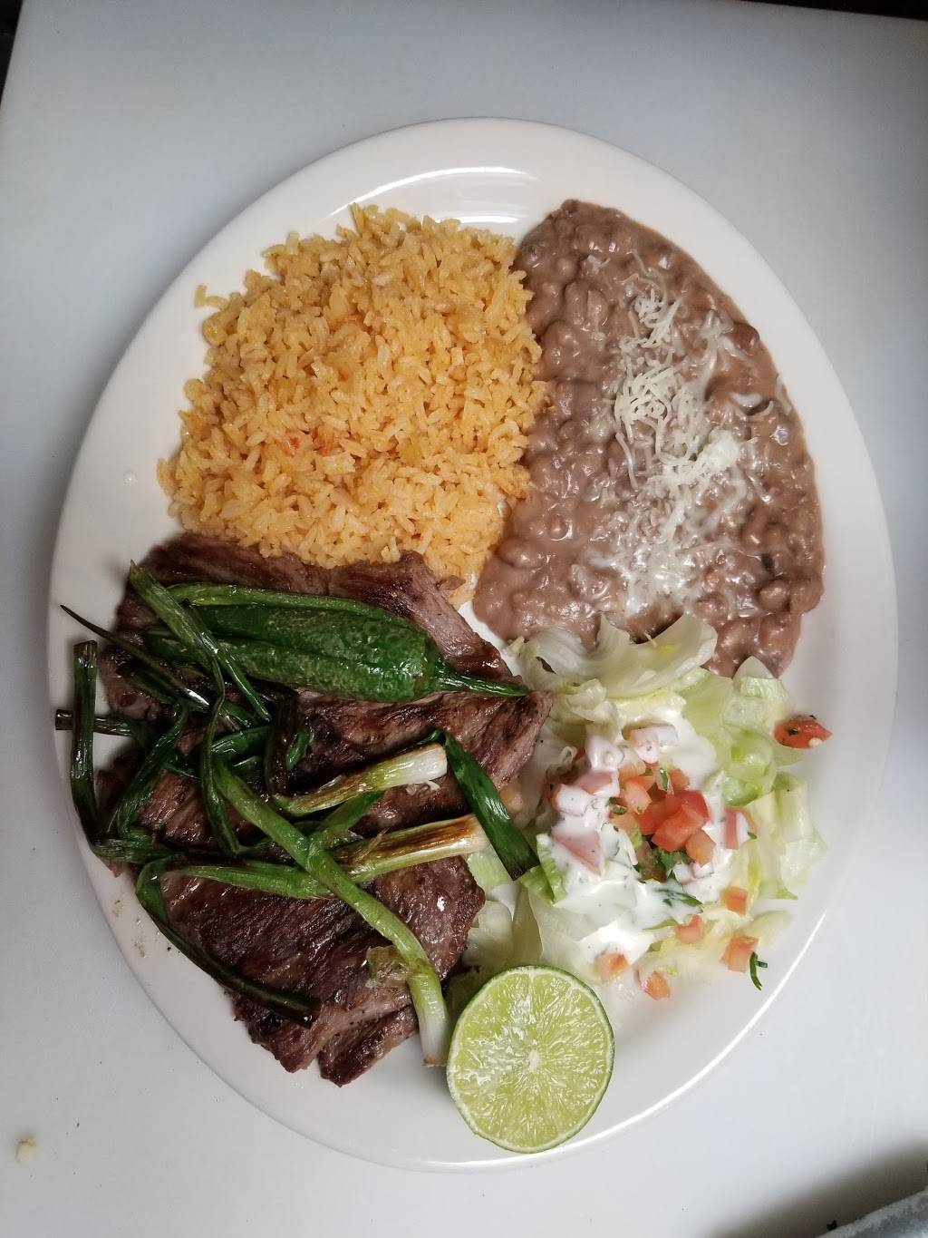 Las Rosas Mexican Restaurant and Pub | restaurant | 2982 E Central Ave, Fresno, CA 93725, USA | 5594971743 OR +1 559-497-1743