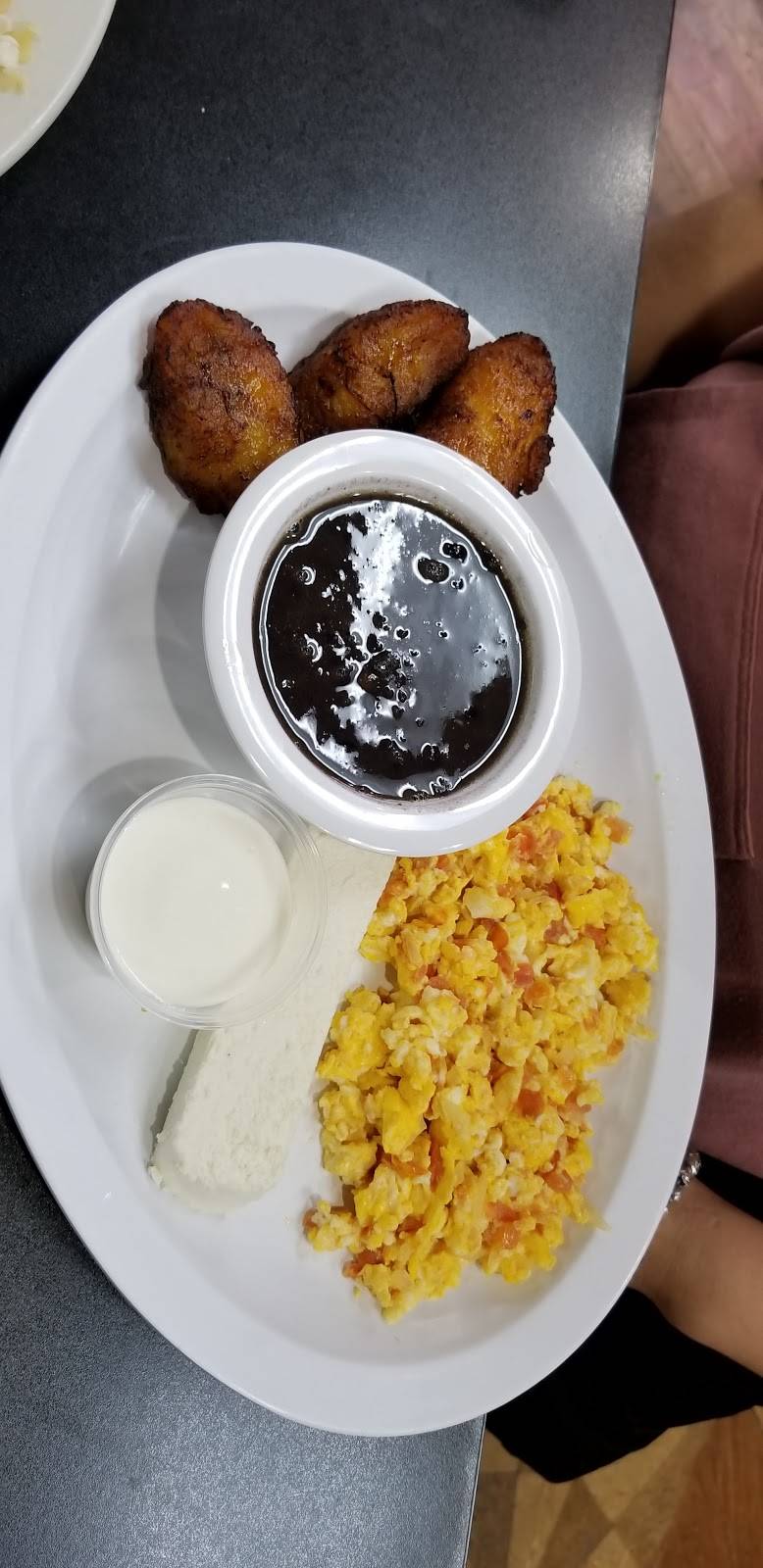 Las Delicias Restaurant | restaurant | 4010 W Montrose Ave, Chicago, IL 60641, USA | 7736854142 OR +1 773-685-4142