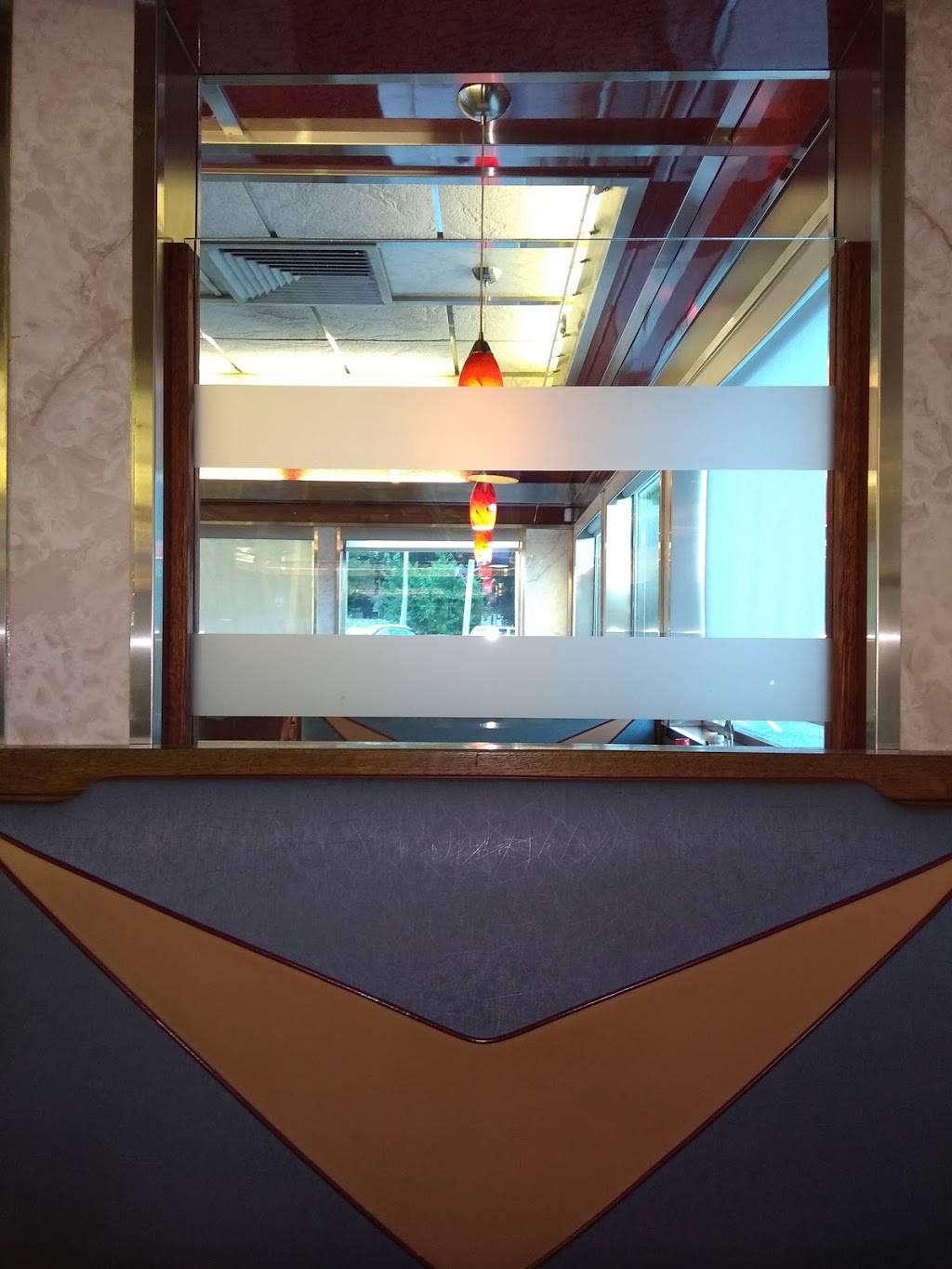 Southern Grille Hollywood Diner | restaurant | 123 N Dupont Hwy, Dover, DE 19901, USA | 3026789090 OR +1 302-678-9090