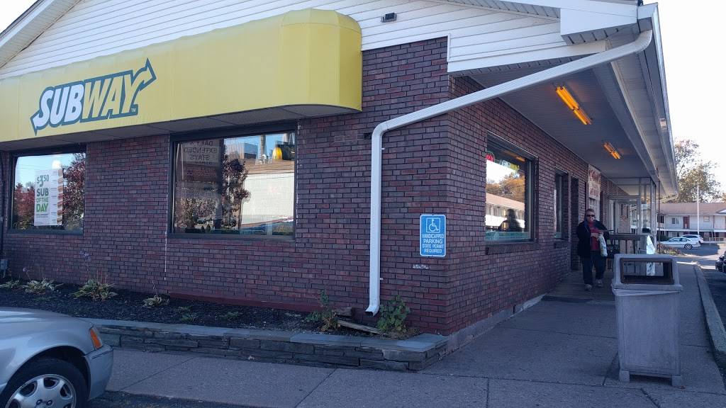 Subway | restaurant | 395 Main St, East Hartford, CT 06118, USA | 8605698001 OR +1 860-569-8001
