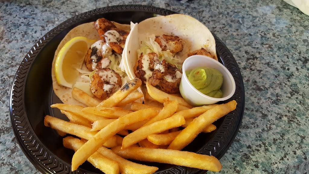 Snappers Oceanfront Restaurant & Bar | restaurant | 139 Seaside Ave, Key Largo, FL 33037, USA | 3058525956 OR +1 305-852-5956