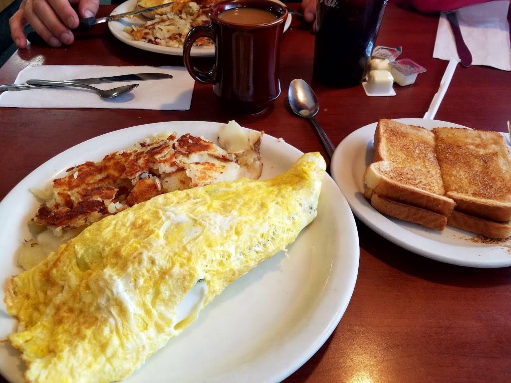 Leons Family Dining | restaurant | 28904 W Seven Mile Rd, Livonia, MI 48152, USA | 2484787811 OR +1 248-478-7811