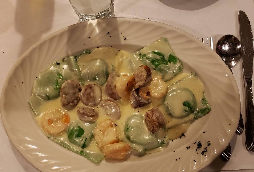 Giacomos Ristorante Italiano | restaurant | 740 N Wolf Rd, Des Plaines, IL 60016, USA | 8473907330 OR +1 847-390-7330