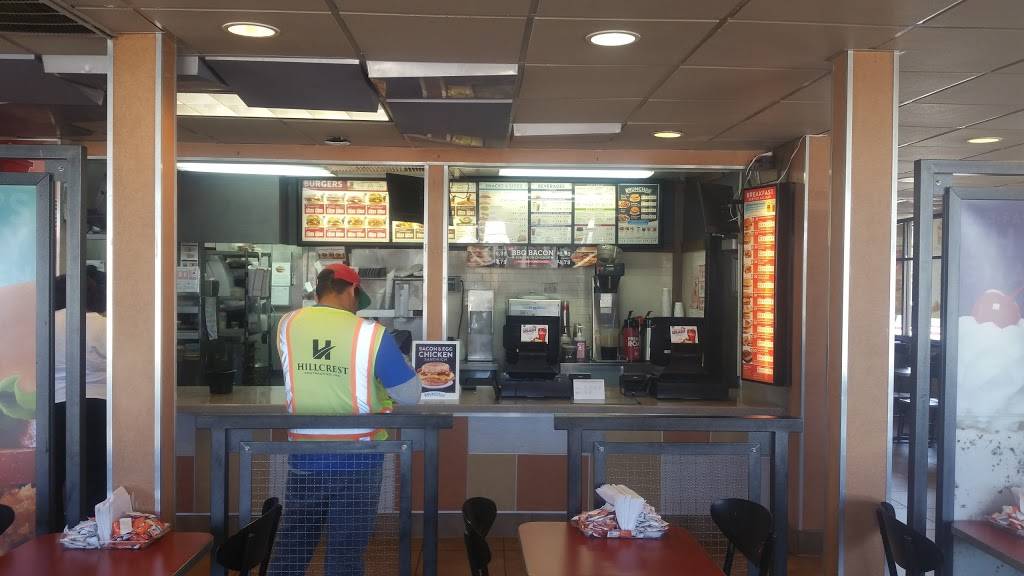 Jack in the Box | restaurant | 1052 N Grand Ave, Covina, CA 91724, USA | 6263321995 OR +1 626-332-1995