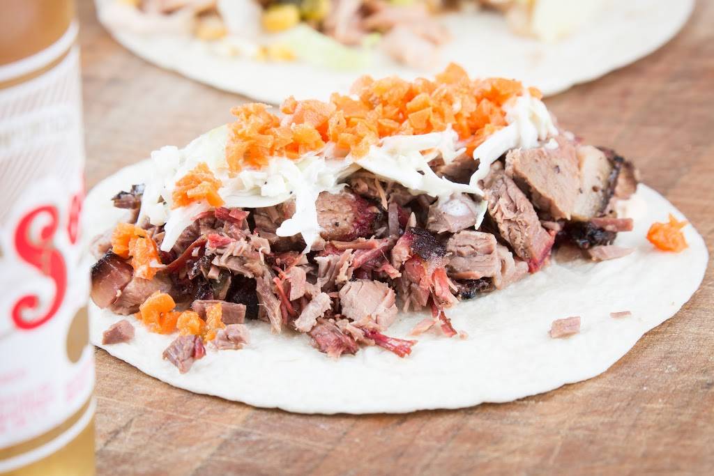 Home Team BBQ | restaurant | 2209 Middle St, Sullivans Island, SC 29482, USA | 8432257427 OR +1 843-225-7427