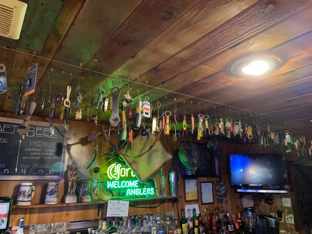 Country Club | restaurant | 156 Klamath Blvd, Klamath, CA 95548, USA | 7074823275 OR +1 707-482-3275