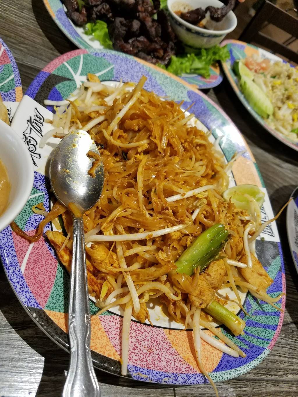 Krua Thai Restaurant | restaurant | 13130 Sherman Way, North Hollywood, CA 91605, USA | 8187597998 OR +1 818-759-7998