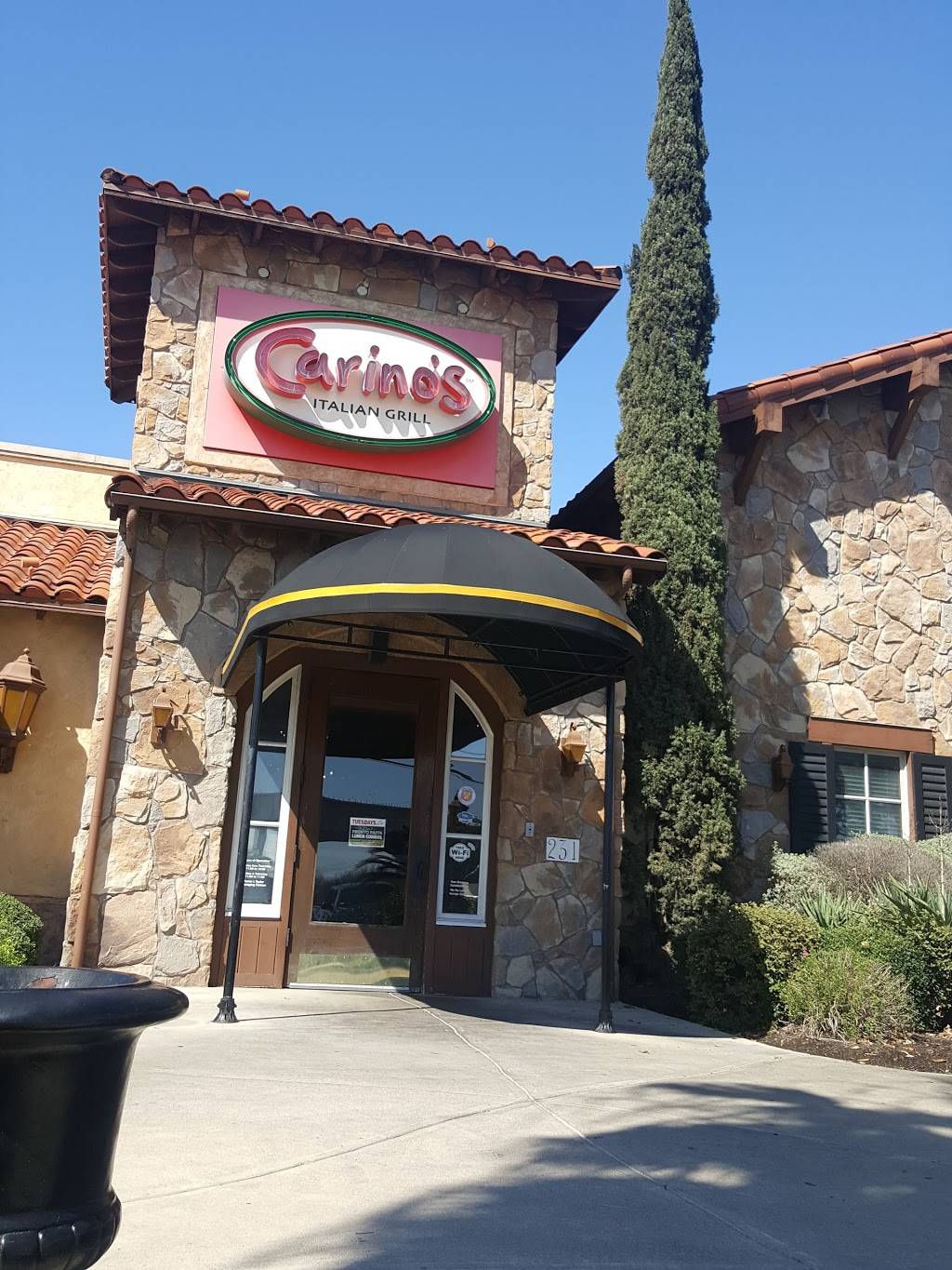 Johnny’s Italian-American Tavern by Carino’s | restaurant | 231 SW Loop 410, San Antonio, TX 78245, USA | 2106477705 OR +1 210-647-7705