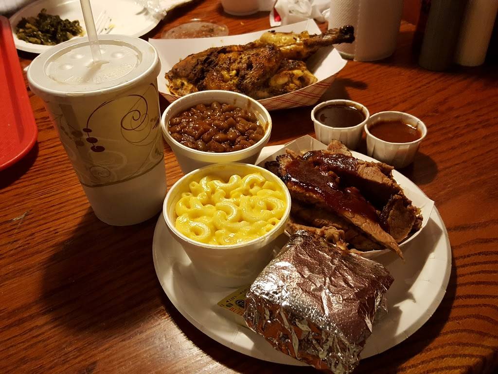 Chesters Barbecue | restaurant | 943 Poquonnock Rd, Groton, CT 06340, USA | 8604496868 OR +1 860-449-6868