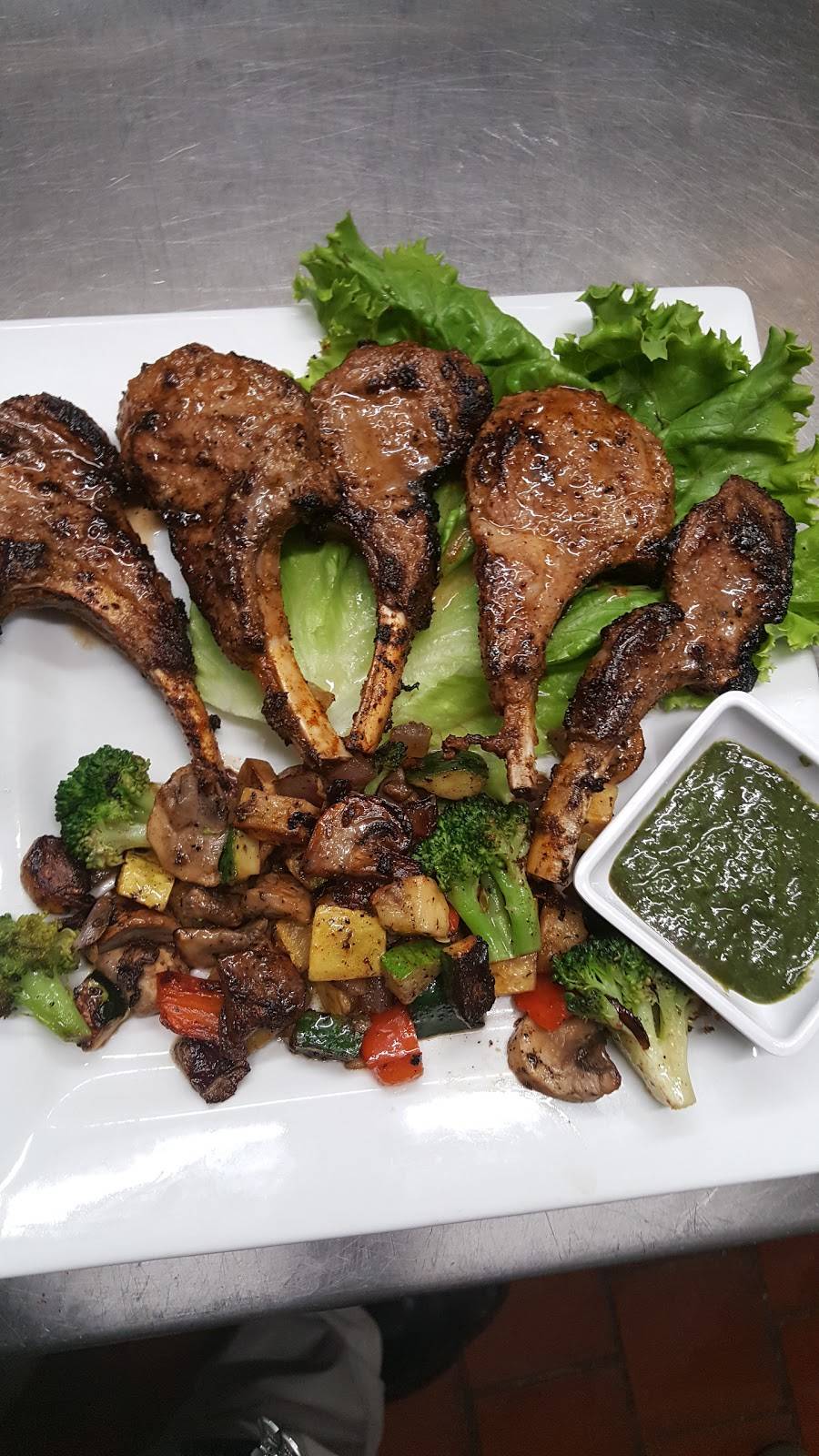 Sams Steak & Grill | restaurant | 58 Rockaway Ave, Valley Stream, NY 11580, USA | 5168370007 OR +1 516-837-0007