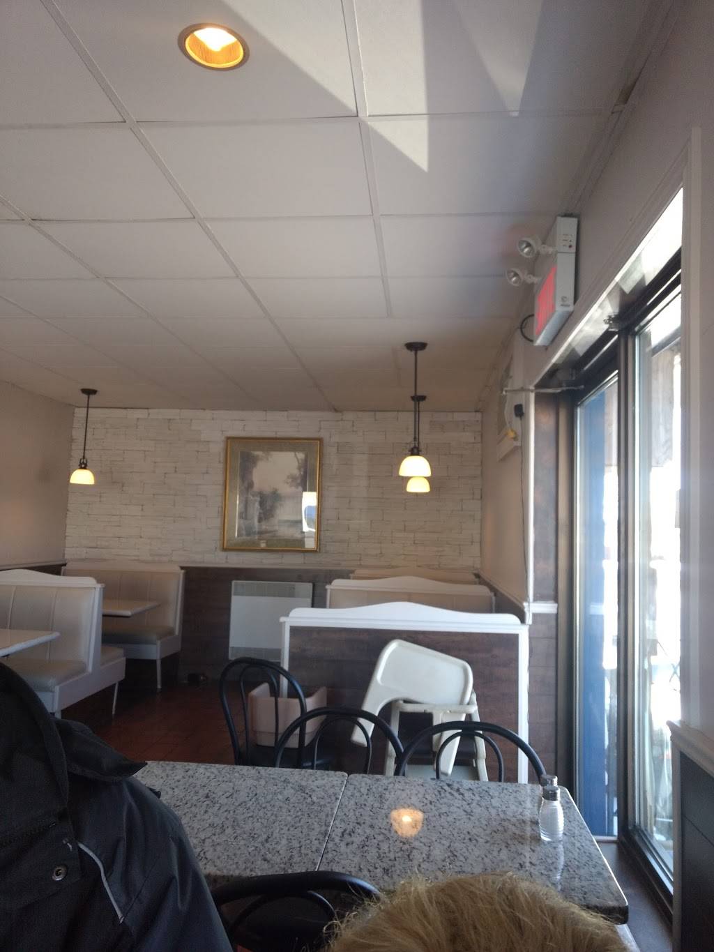 Rôtisserie Fusée | restaurant | 749 Rue Notre Dame O, Victoriaville, QC G6P 1T7, Canada | 8197588204 OR +1 819-758-8204