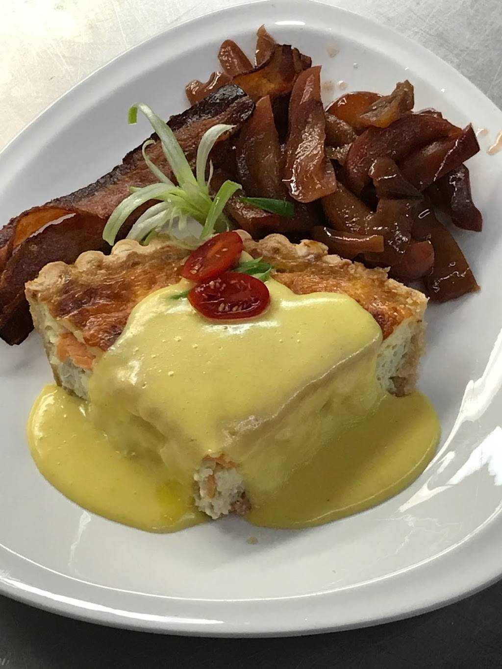 Carriage House Cafe | restaurant | 195 Carriage House Dr, Jackson, TN 38305, USA | 7316646678 OR +1 731-664-6678